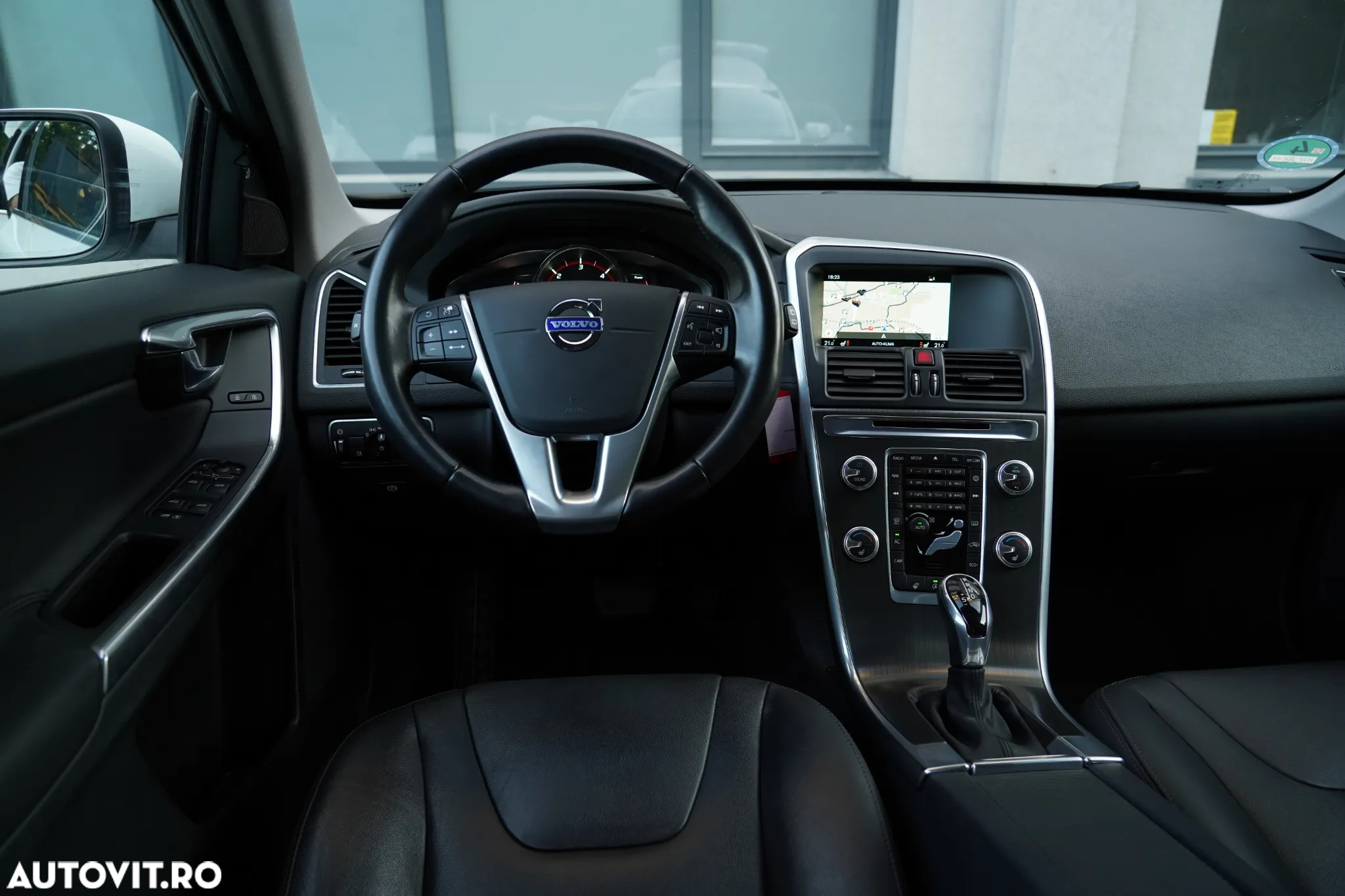 Volvo XC 60 D4 Geartronic Summum - 14