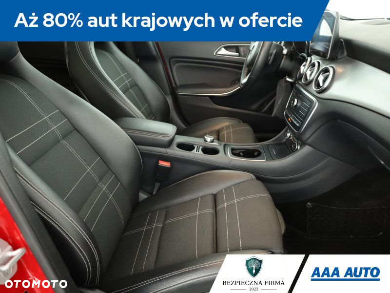Mercedes-Benz GLA - 10