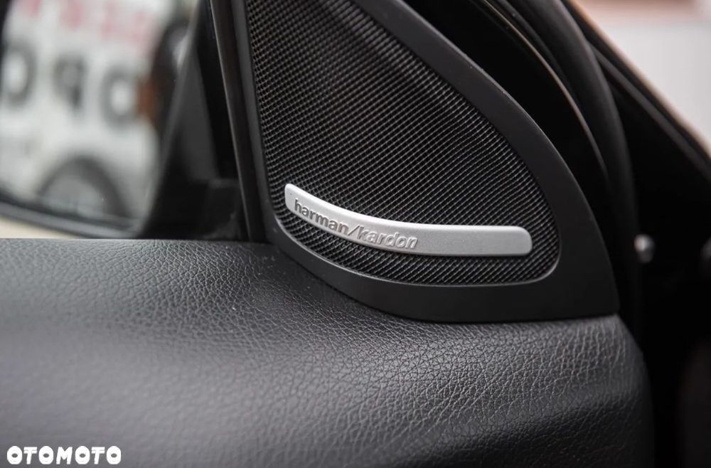 Mercedes-Benz GLA 200 7G-DCT AMG Line - 26