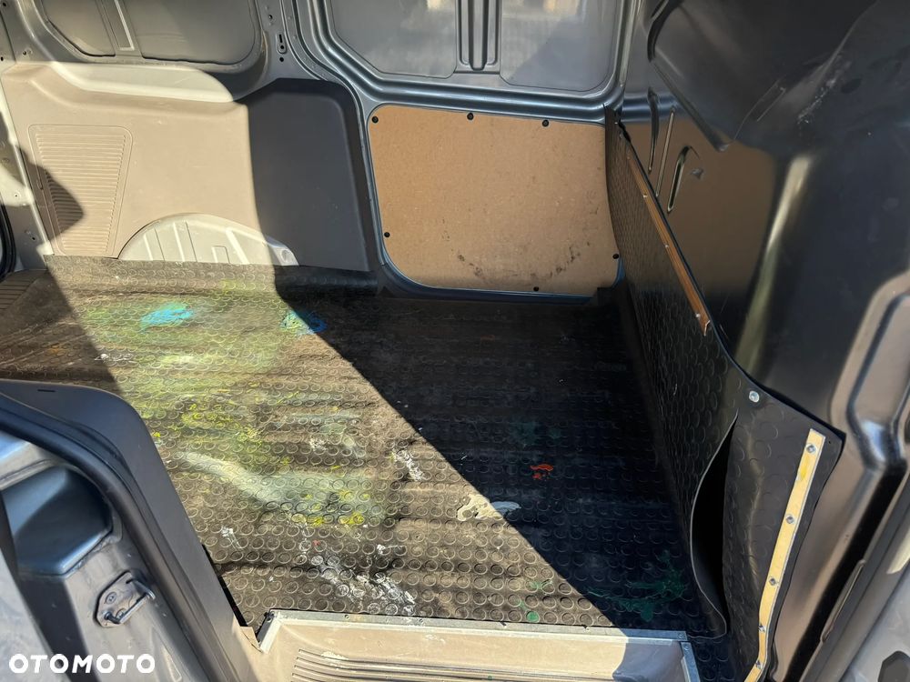 Ford Transit Connect - 13