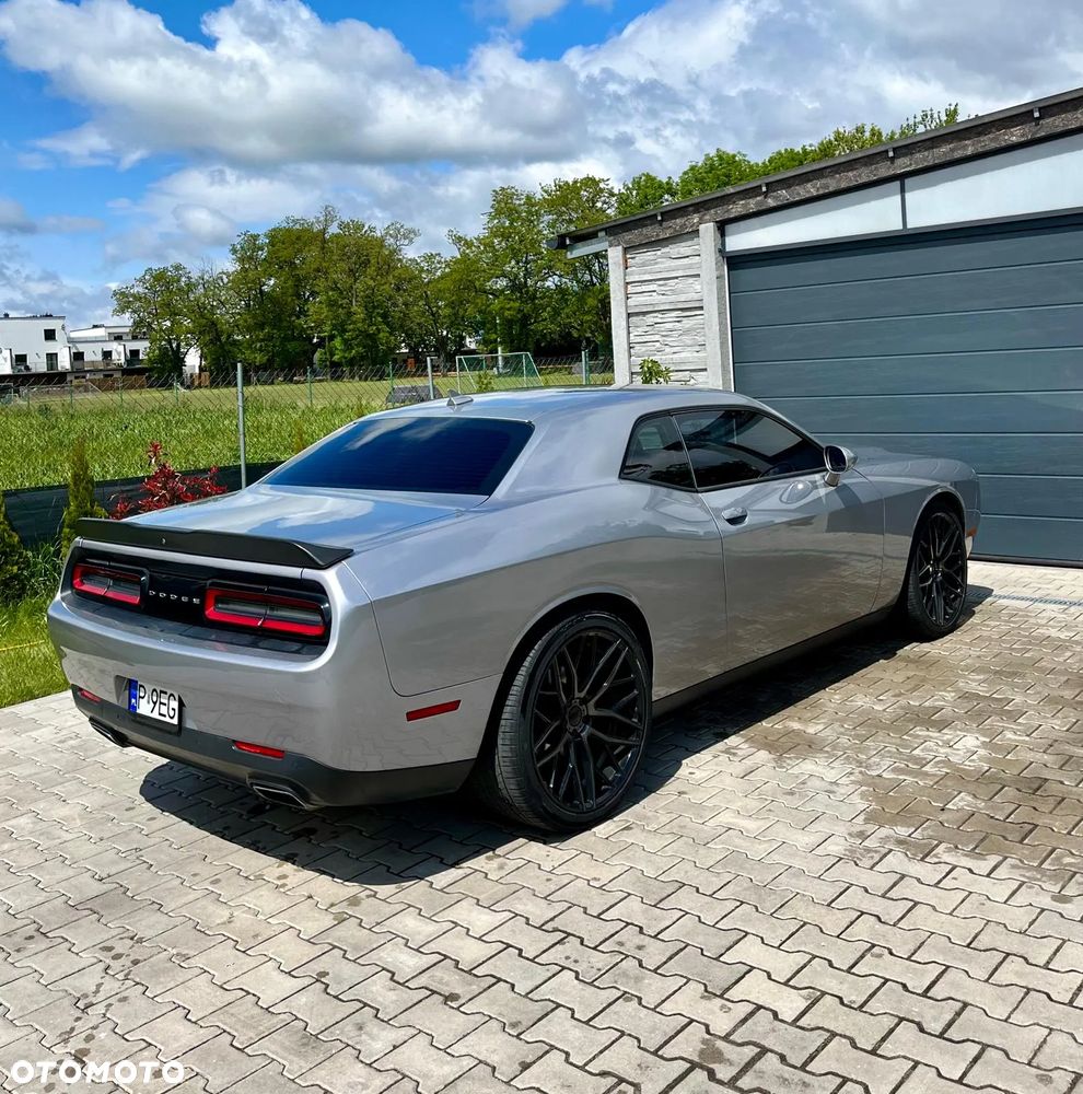 Dodge Challenger - 3