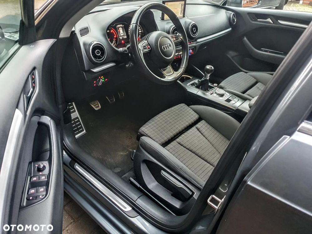 Audi A3 Sportback 2.0 TDI (clean diesel) Ambiente - 26