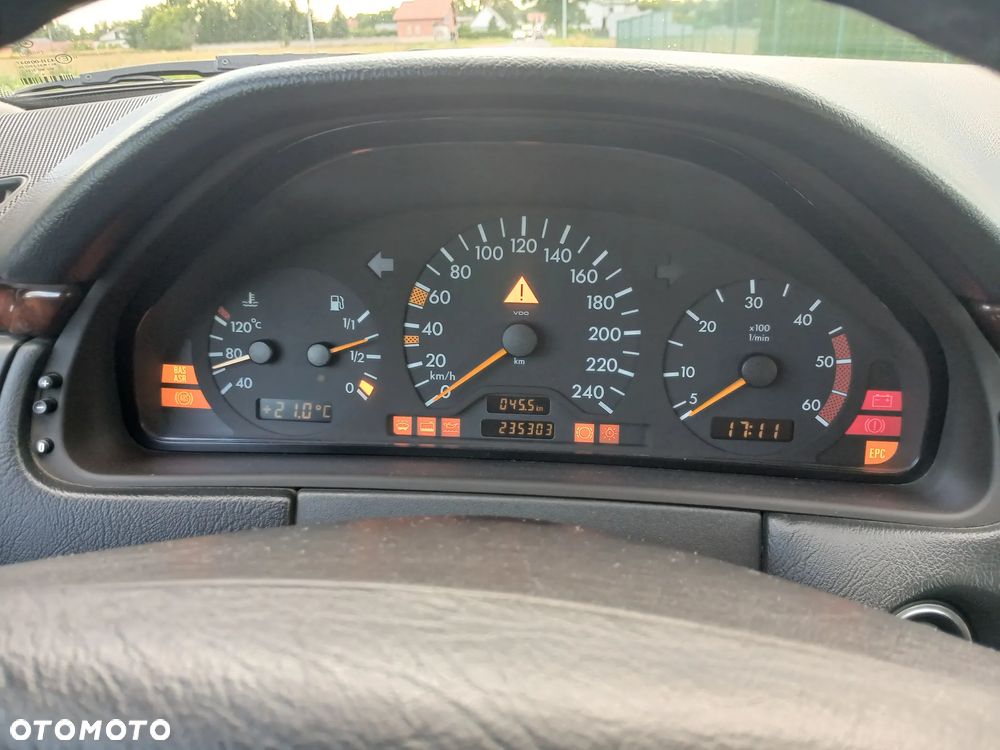 Mercedes-Benz Klasa E 200 CDI Elegance - 20