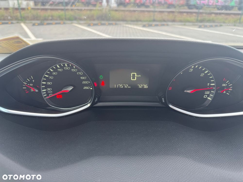 Peugeot 308 1.6 e-HDi Allure S&S - 15