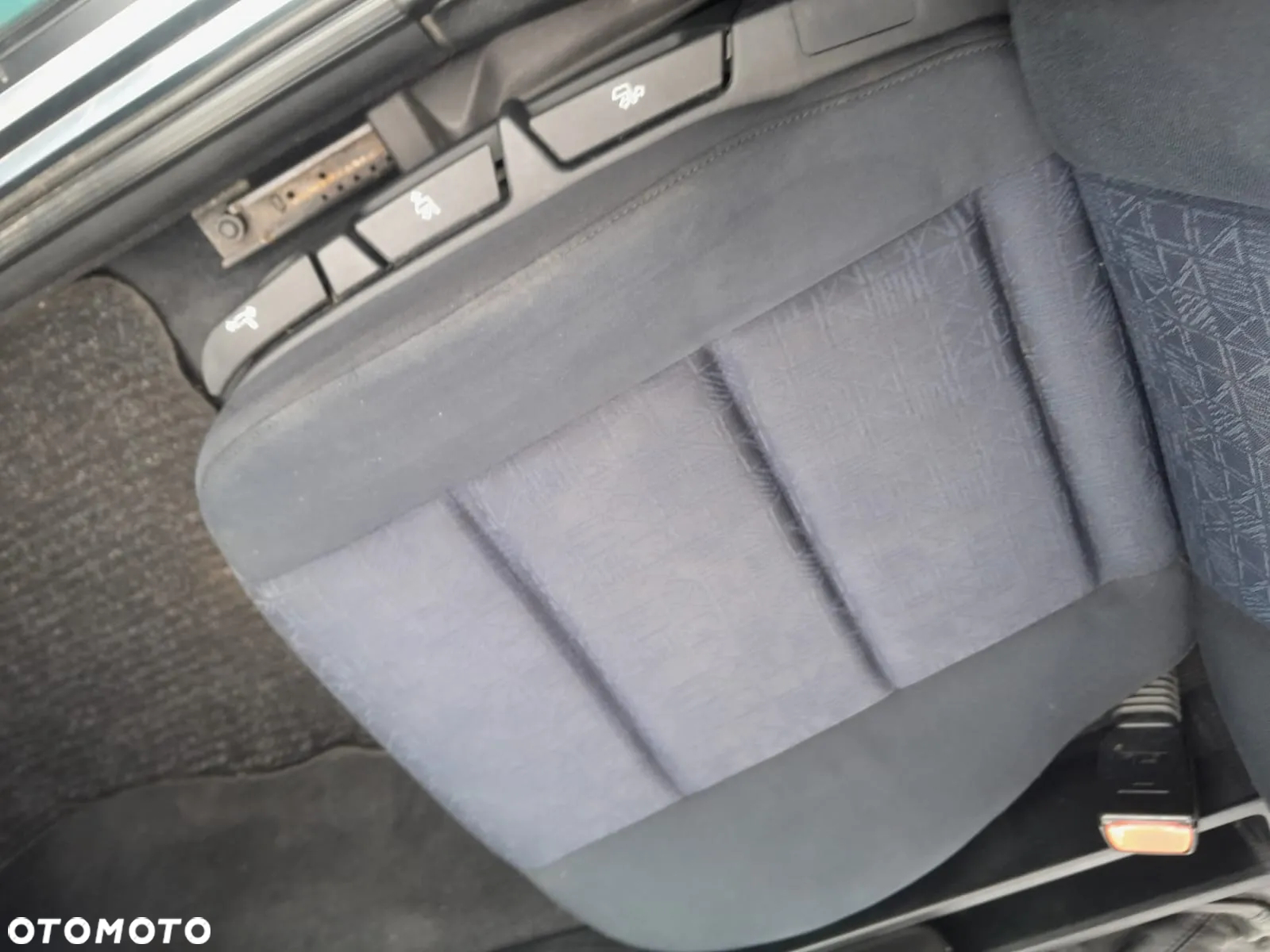 BMW Seria 3 316i - 21