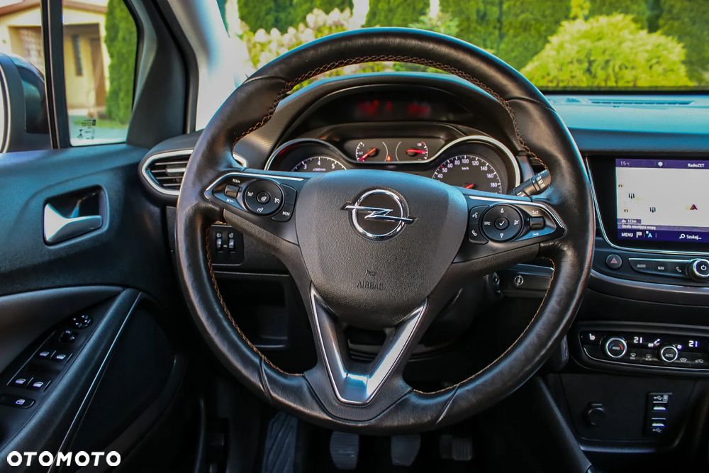 Opel Crossland X 1.2 T Design Line S&S - 36
