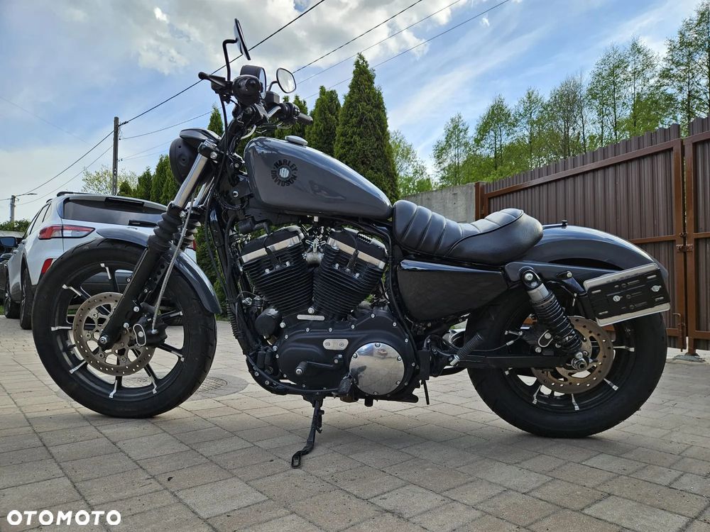 Harley-Davidson Sportster Iron 883 - 2