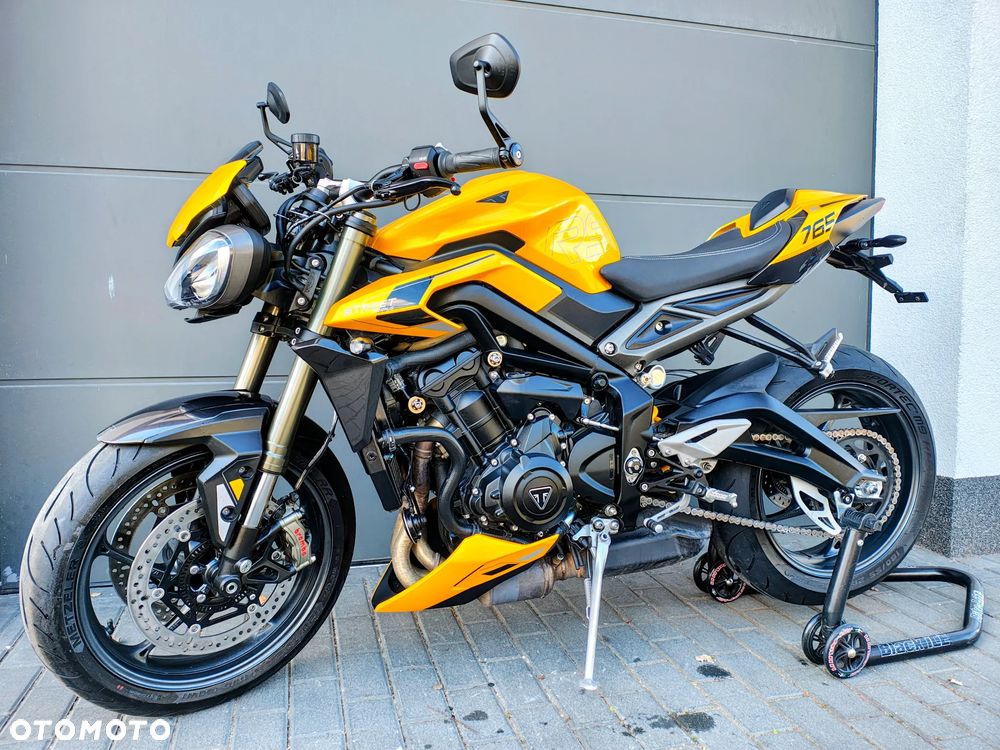 Triumph Street Triple - 7