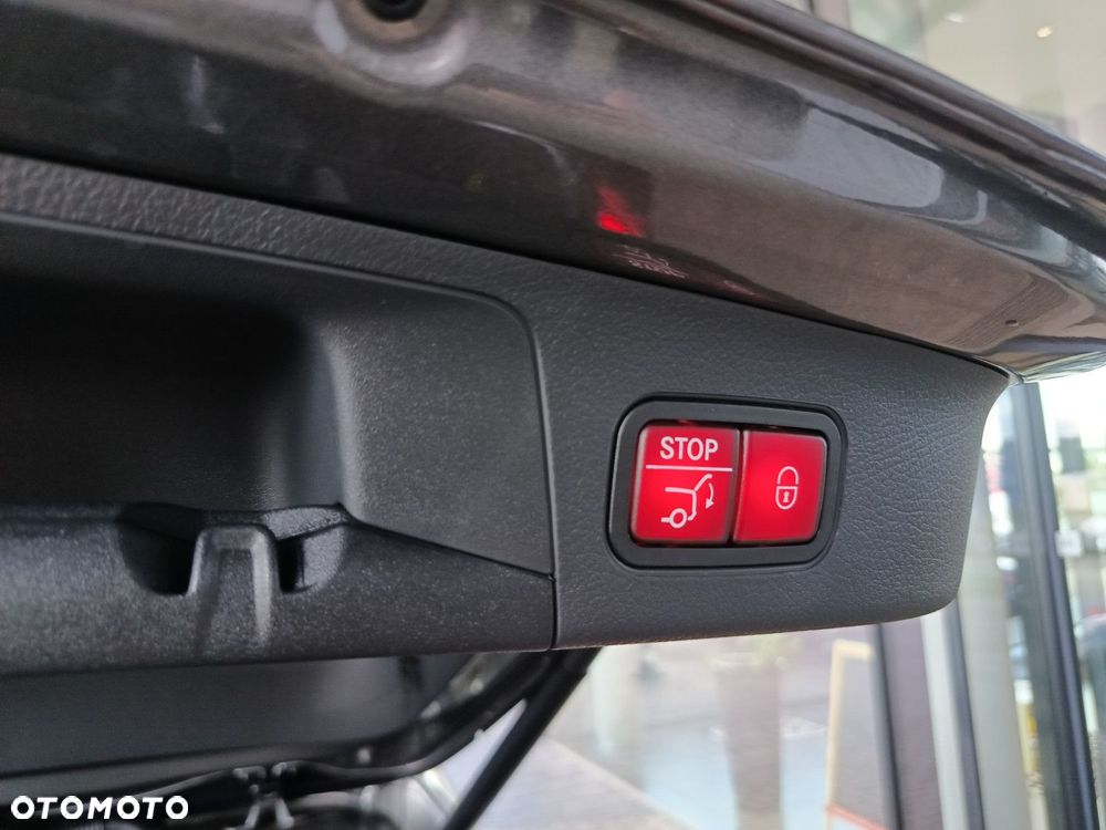 Mercedes-Benz GLA - 36