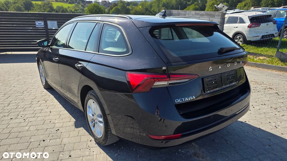 Skoda Octavia 2.0 TDI Ambition DSG - 6