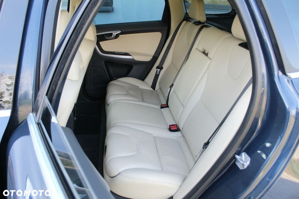 Volvo XC 60 D4 Drive-E Momentum - 11