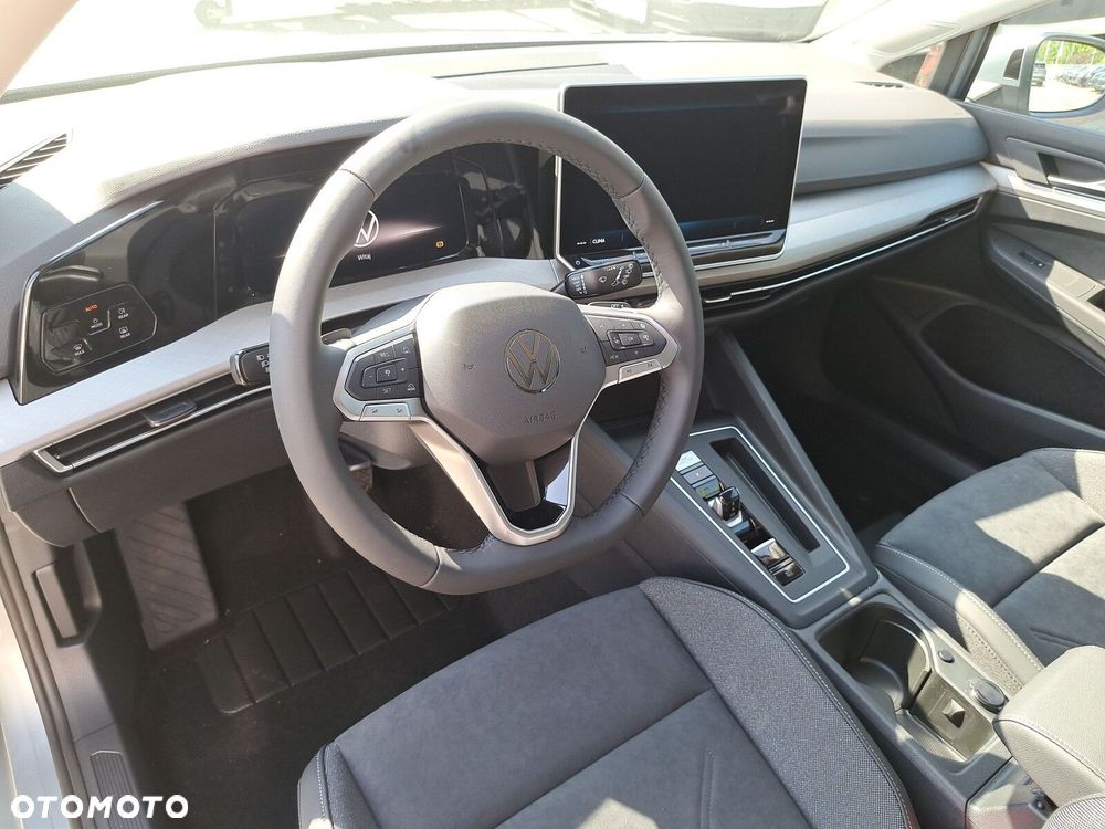 Volkswagen Golf - 10