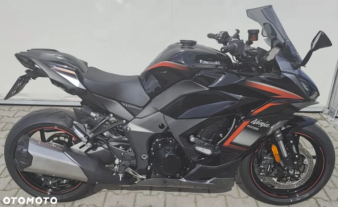 Kawasaki Ninja 1000 SX - 11