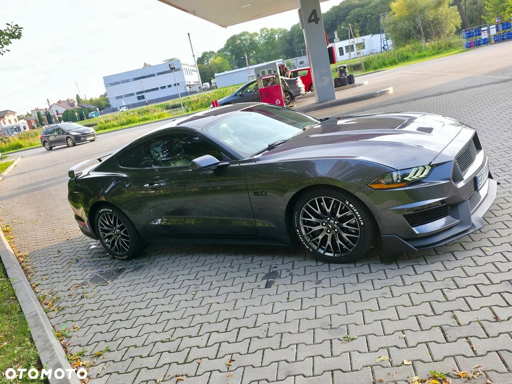 Ford Mustang - 4