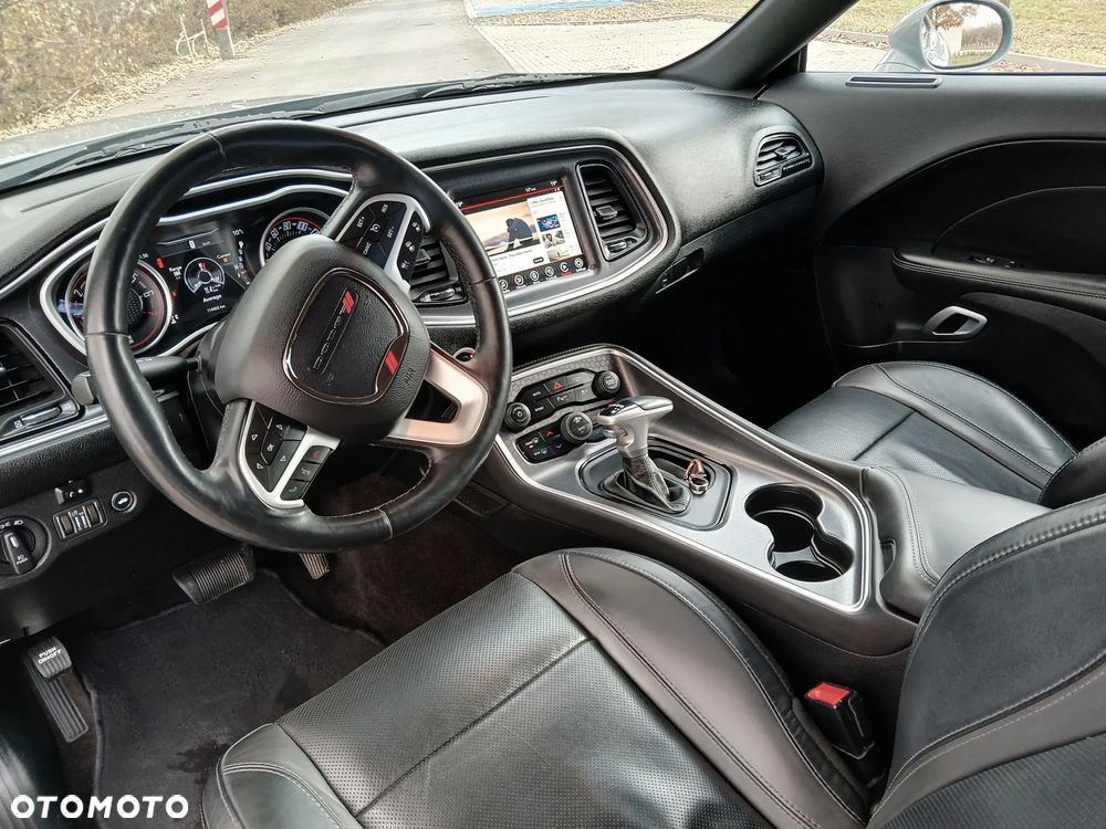 Dodge Challenger 3.6 SXT Plus - 11