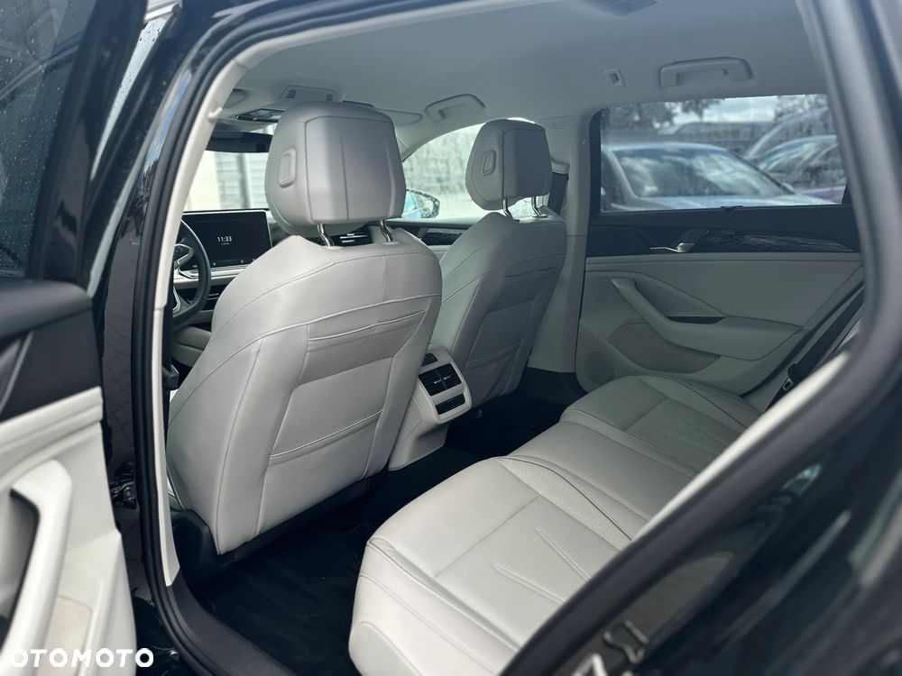 Volkswagen Passat - 11