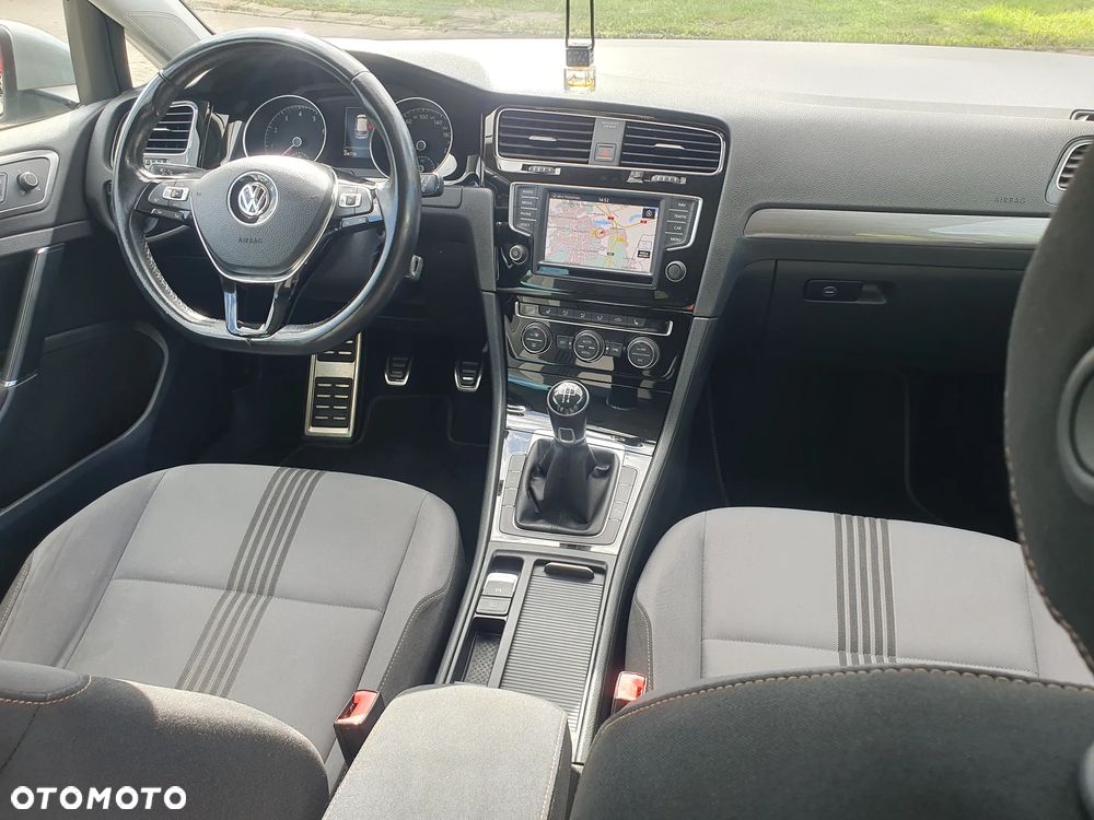 Volkswagen Golf 1.2 TSI BMT Trendline Perfectline - 9