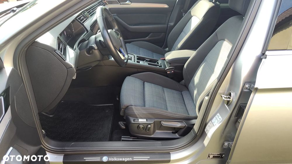 Volkswagen Passat ver-variant-1-4-tsi-plug--in--hybrid-dsg-gte - 25