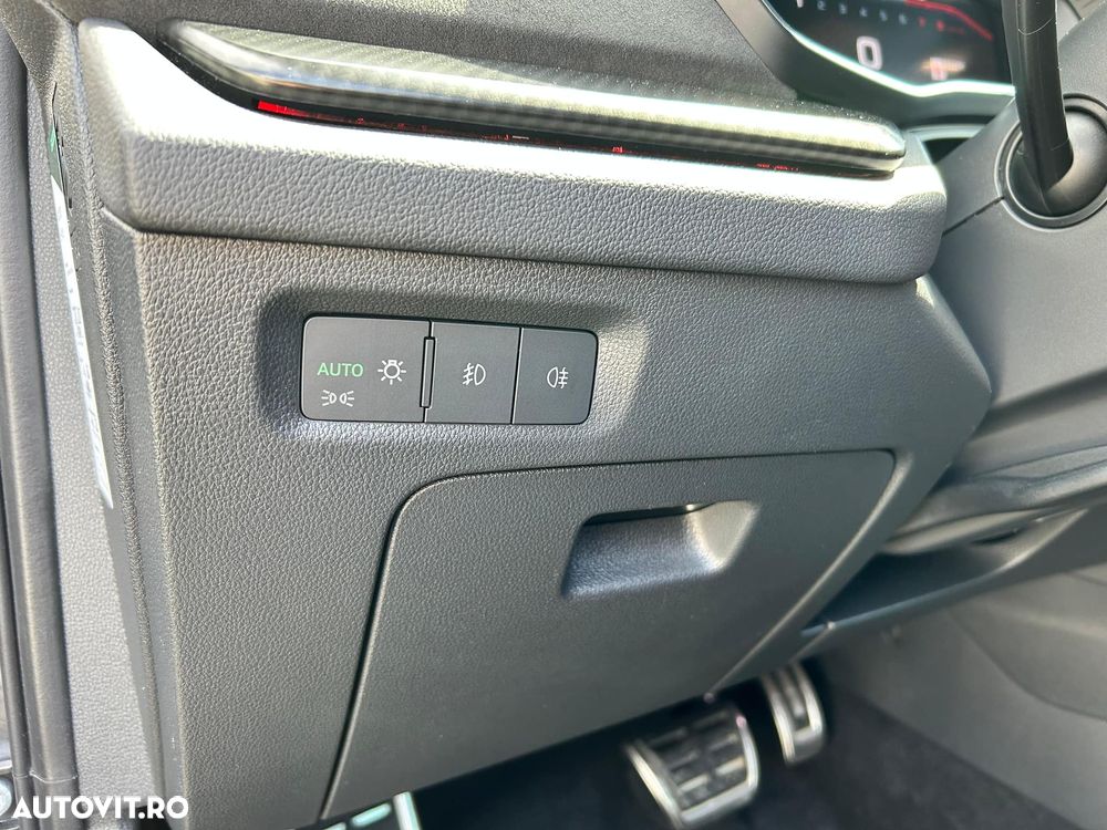 Skoda Octavia 2.0 TSI DSG RS - 21