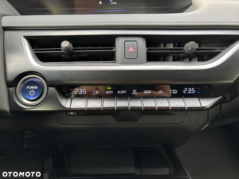 Lexus UX 250h GPF Business 2WD - 28