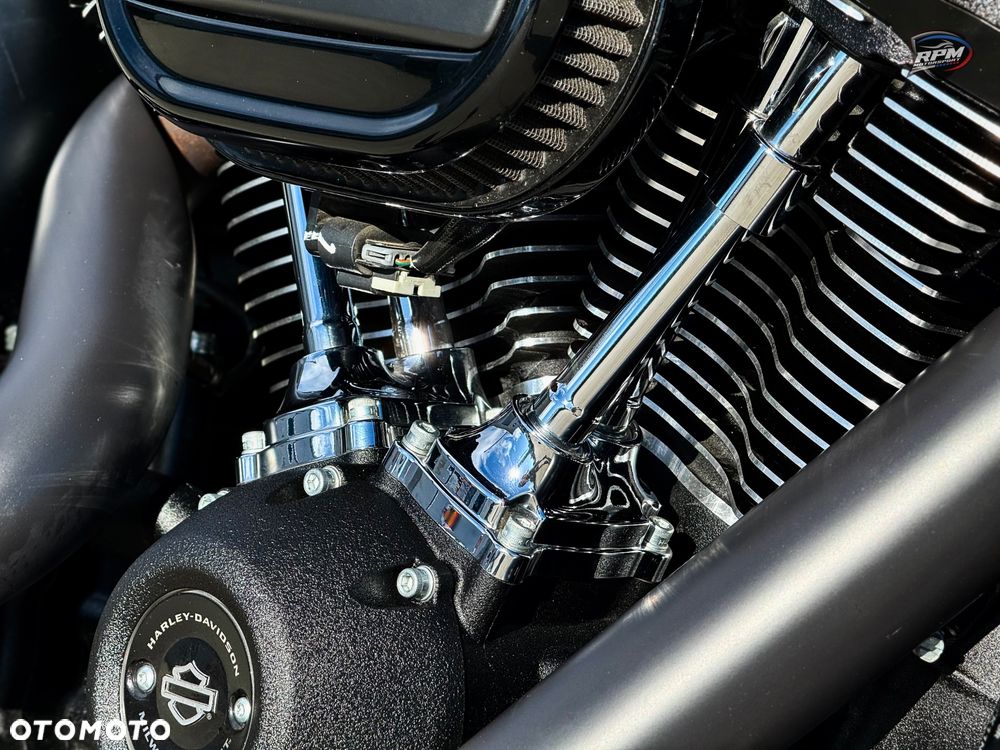 Harley-Davidson Softail Street Bob - 25