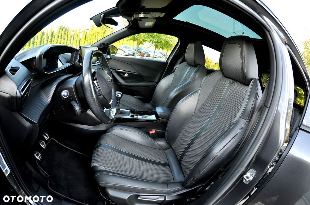 Peugeot 2008 PureTech 130 GT Pack - 19