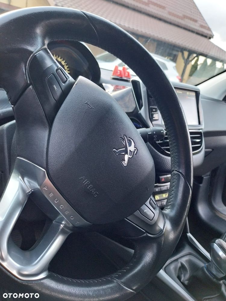 Peugeot 2008 - 17
