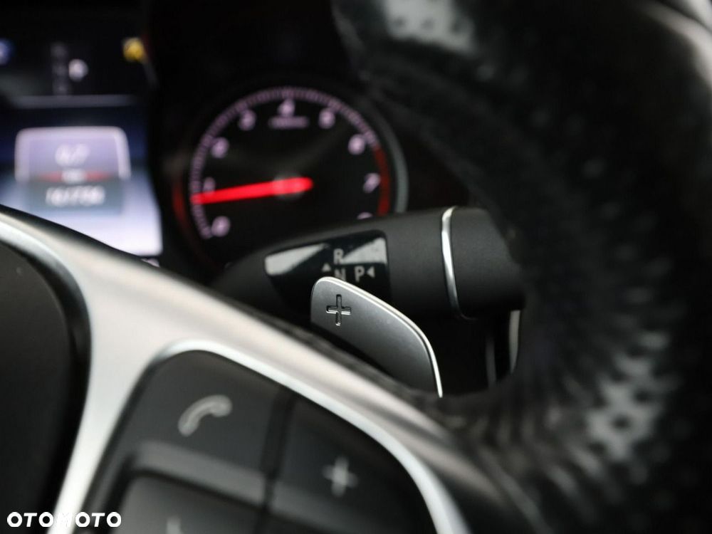 Mercedes-Benz Klasa C 200 9G-TRONIC AMG Line - 33