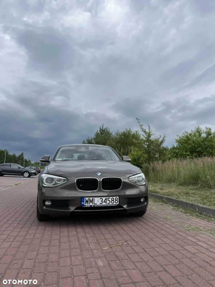 BMW Seria 1 116i - 8