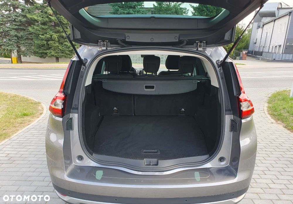 Renault Grand Scenic - 11
