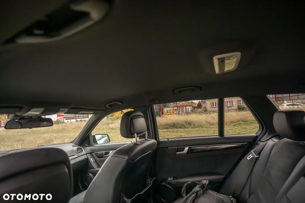 Mercedes-Benz Klasa C 350 CDI BlueEff Avantgarde - 39