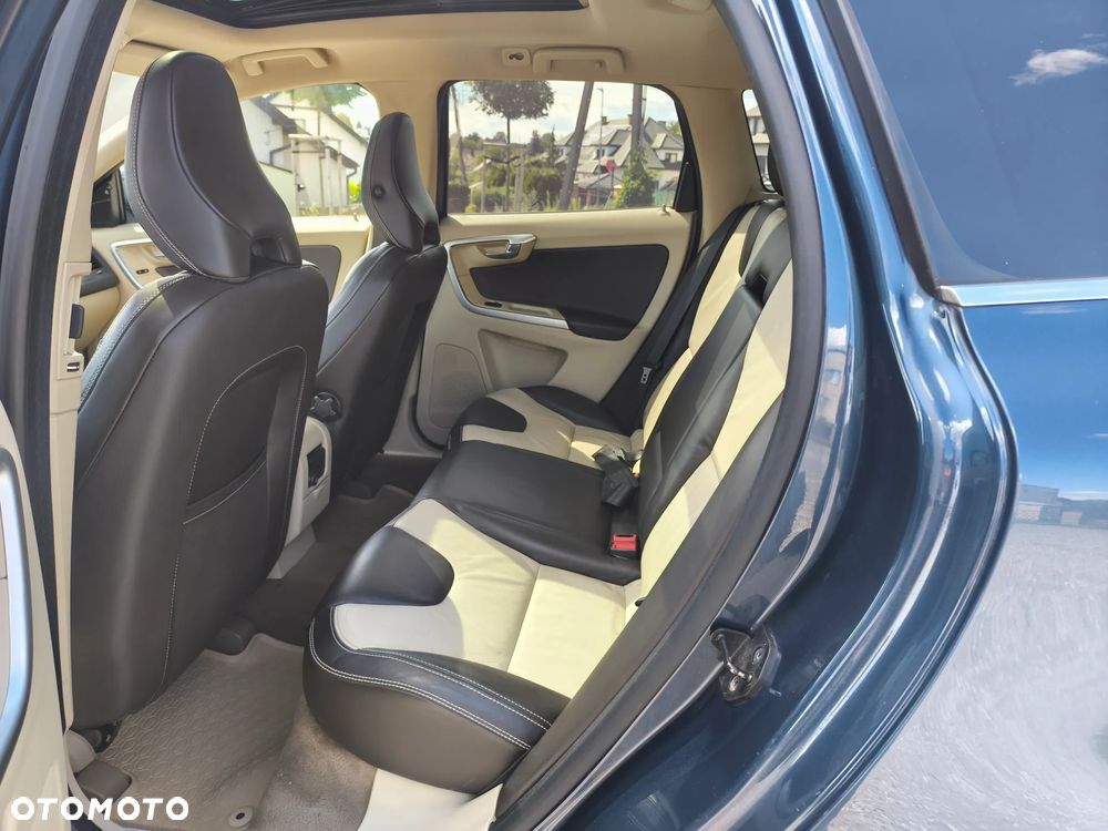 Volvo XC 60 2.4D AWD Summum - 26