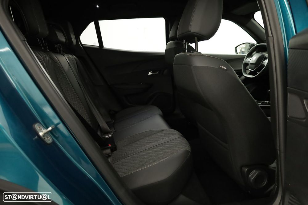Peugeot 2008 1.2 PureTech Allure - 23