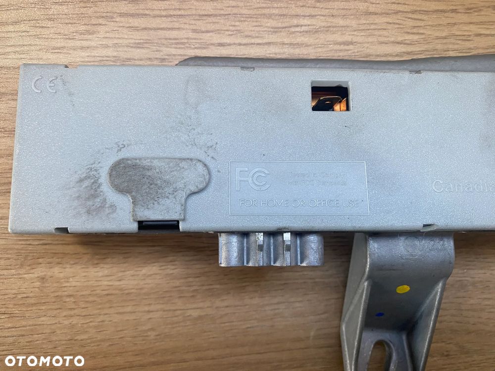 MODUŁ WZMACNIACZ ANTENOWY ANTENY MERCEDES CLS W219 A2198200189 - 2