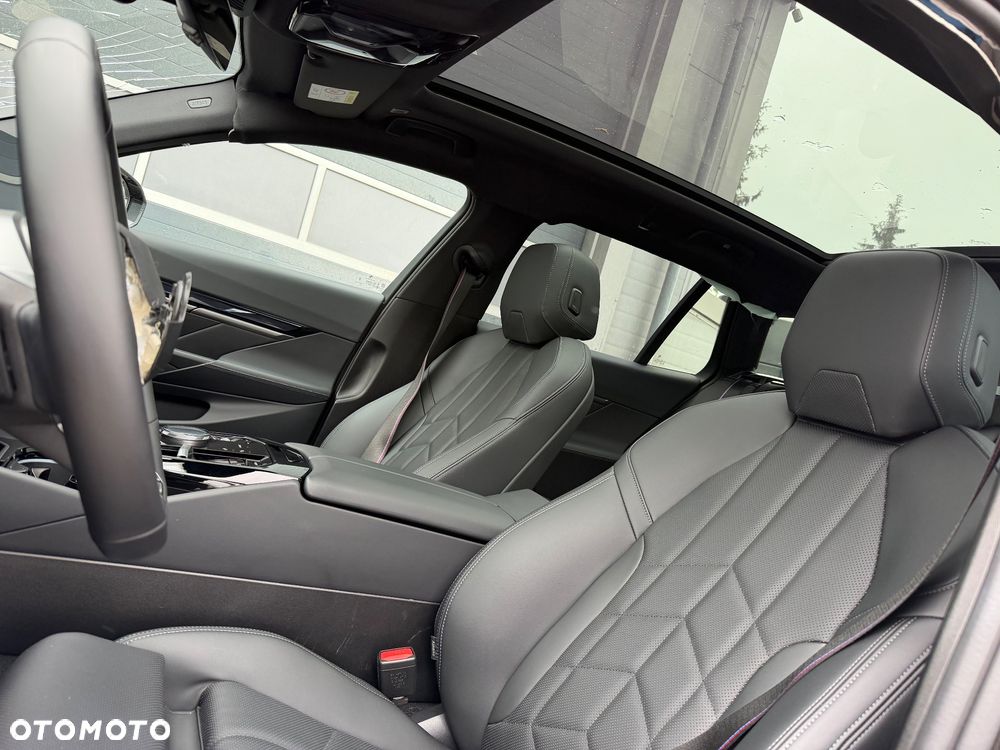 BMW Seria 5 520d xDrive - 17