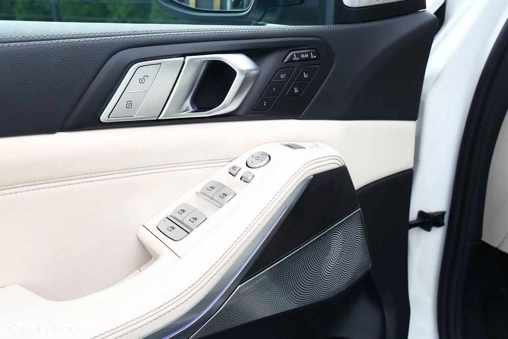 BMW X7 xDrive40d mHEV - 39