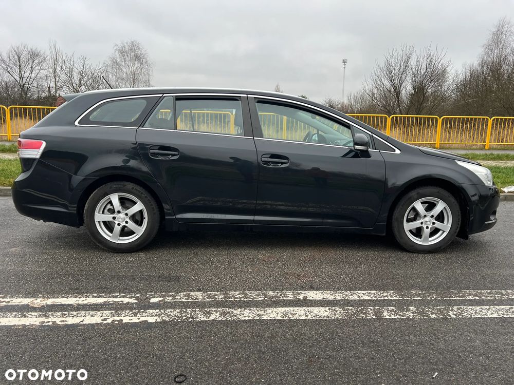Toyota Avensis 1.6 Luna - 4