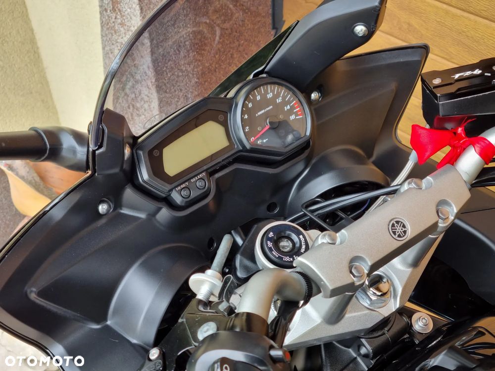 Yamaha FZ6 - 12