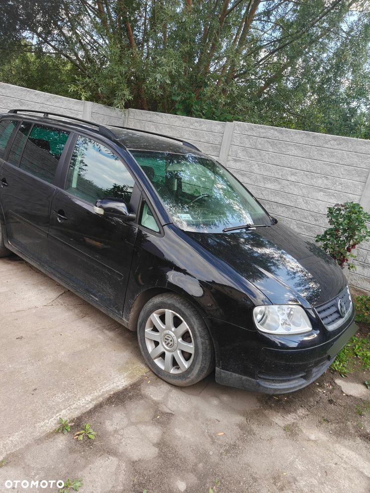 Volkswagen Touran - 1