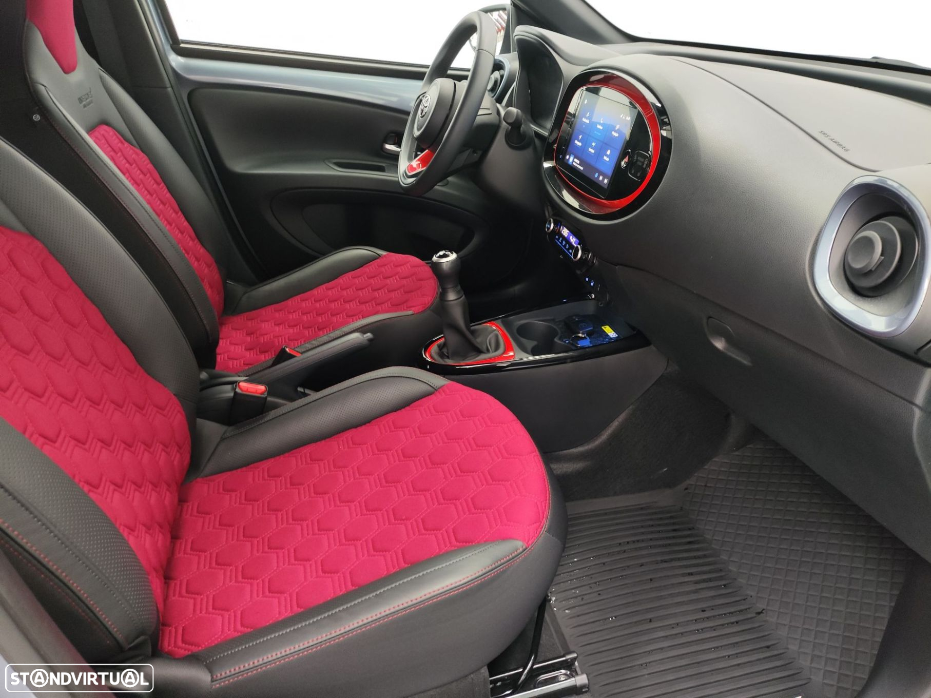 Toyota Aygo X 1.0 Undercover - 6