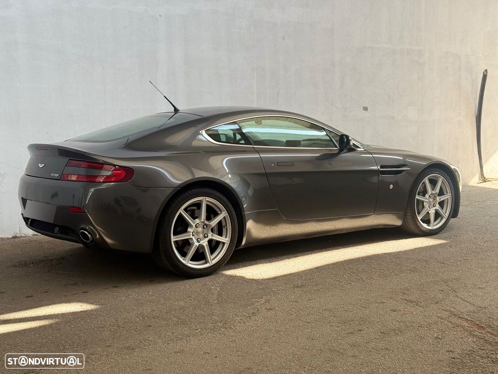 Aston Martin Vantage Coupe V8 - 3