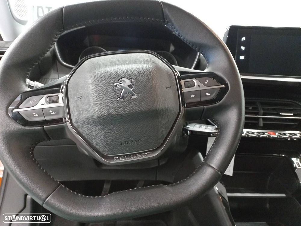 Peugeot 2008 1.2 PureTech Active Pack - 12