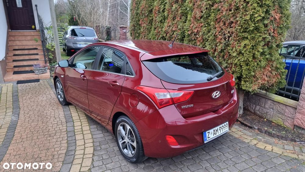 Hyundai i30 blue 1.4 Trend - 18
