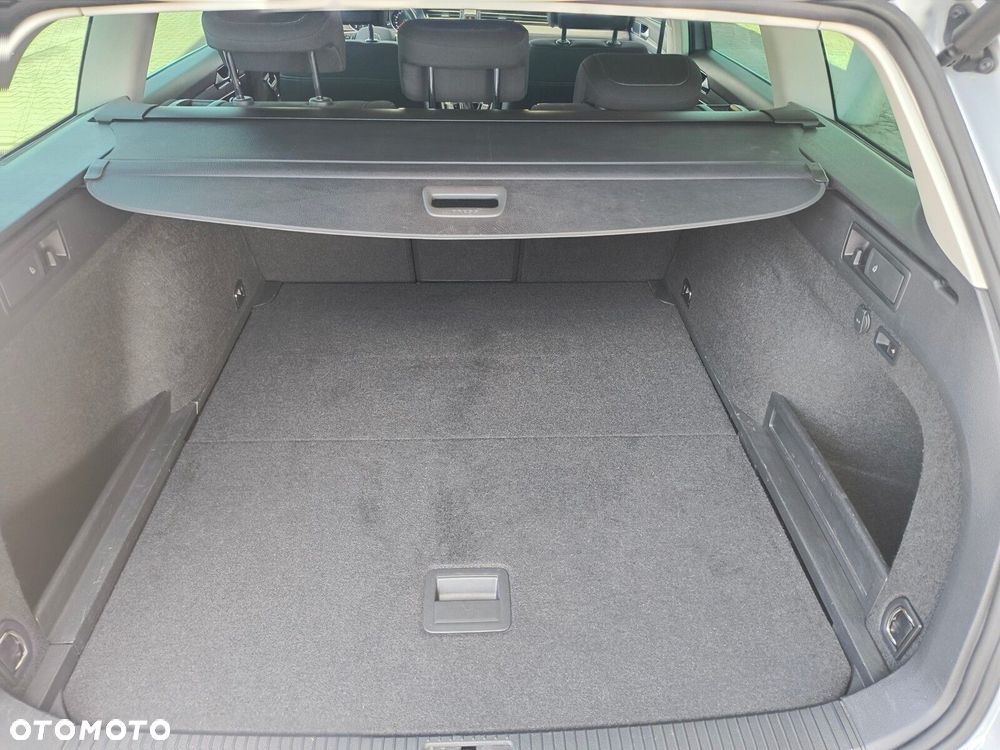 Volkswagen Passat 2.0 TDI EVO Business DSG - 25