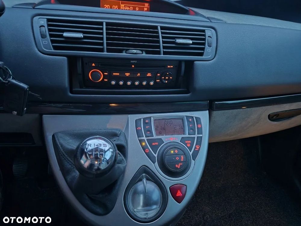 Peugeot 807 - 9