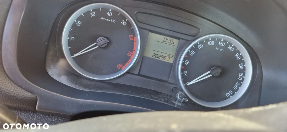 Skoda Fabia 1.4 16V Active - 16