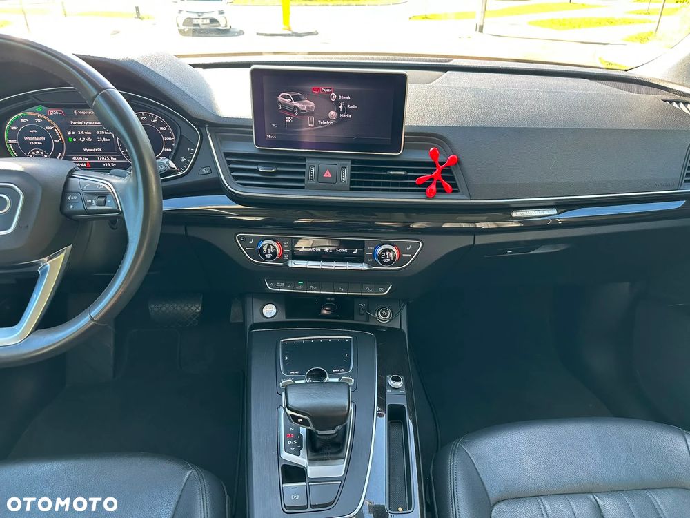Audi Q5 55 TFSIe quattro S tronic S line - 25