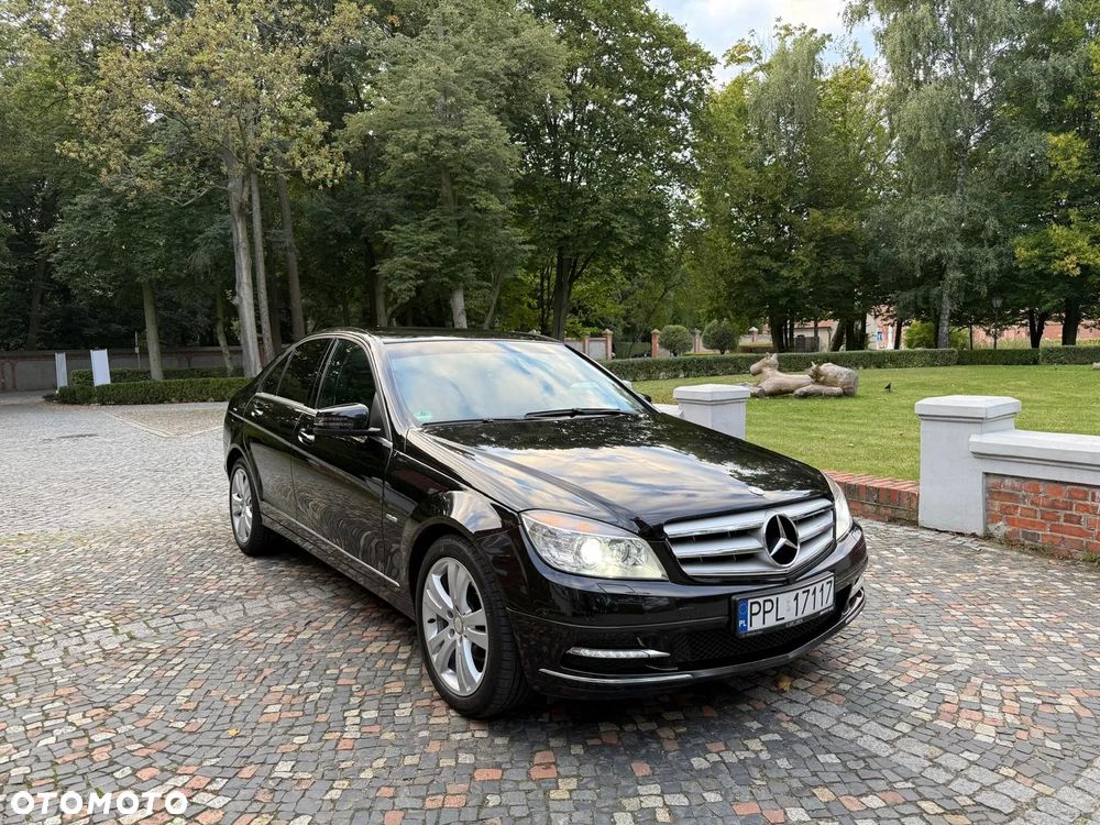 Mercedes-Benz Klasa C 180 T CGI Automatik BlueEFFICIENCY Avantgarde - 9