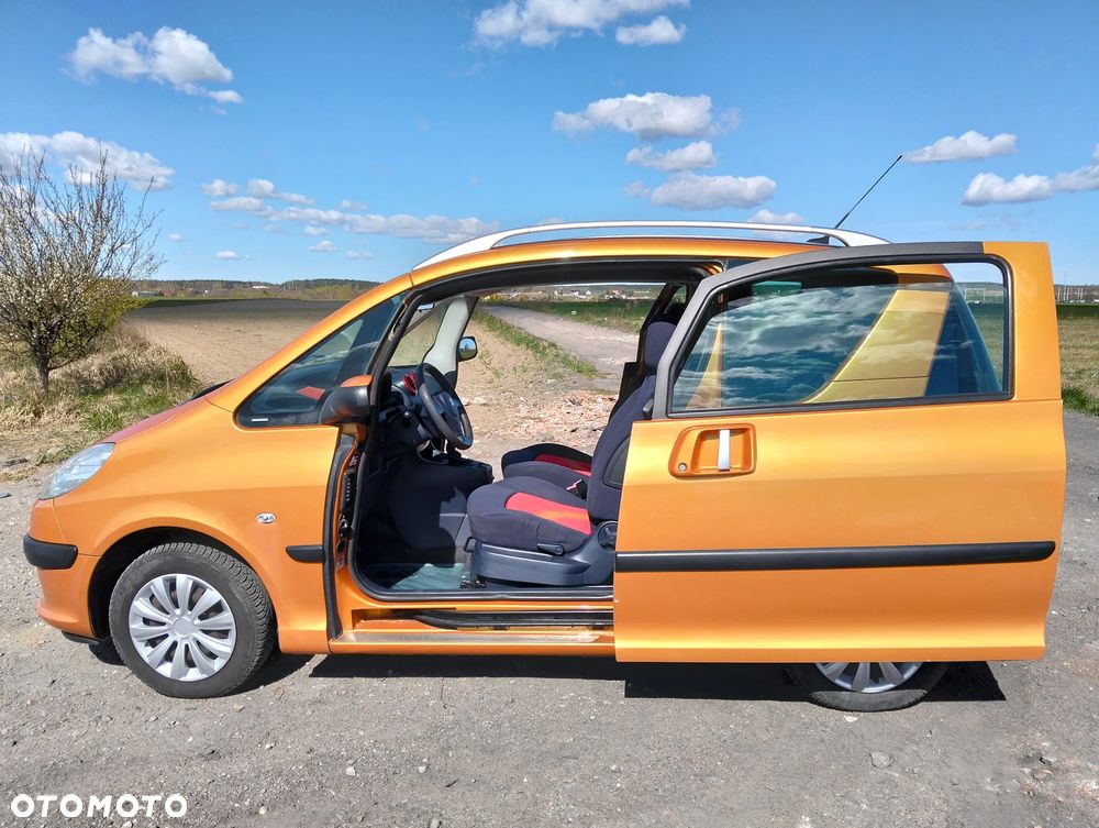 Peugeot 1007 1.4 Trendy - 4