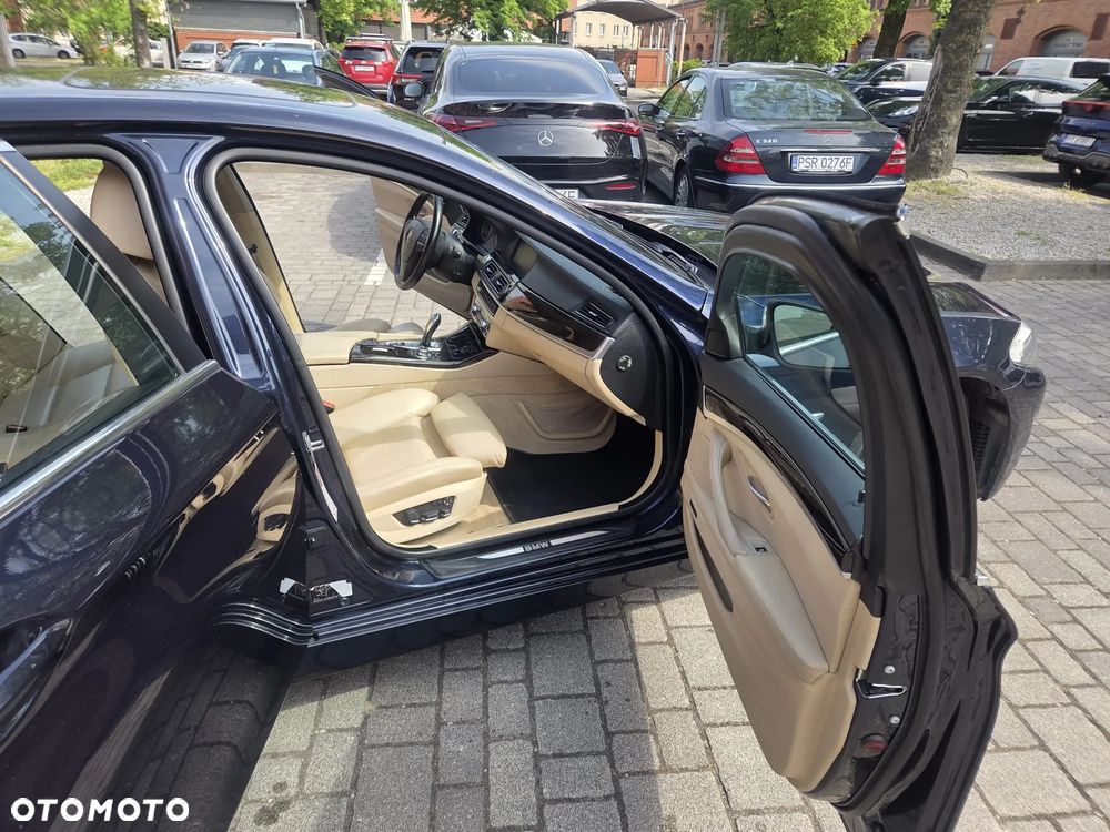 BMW Seria 5 528i - 15